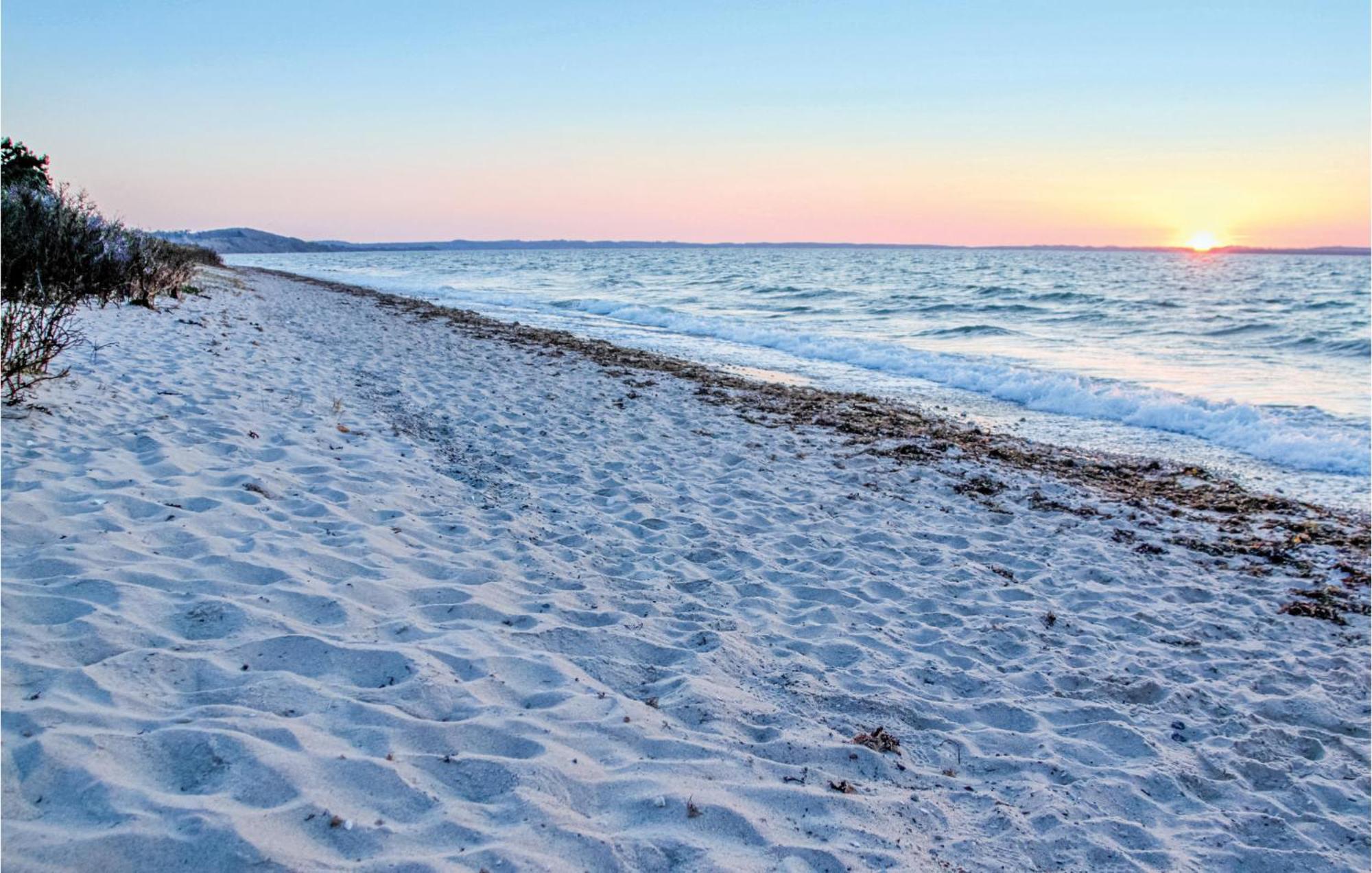 Strandhuset Knebel Екстер'єр фото